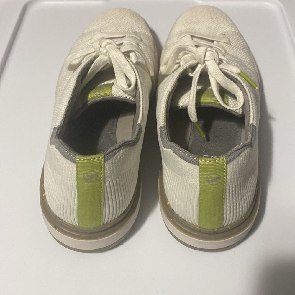 Earth Elements shoes - Picture 3 of 5